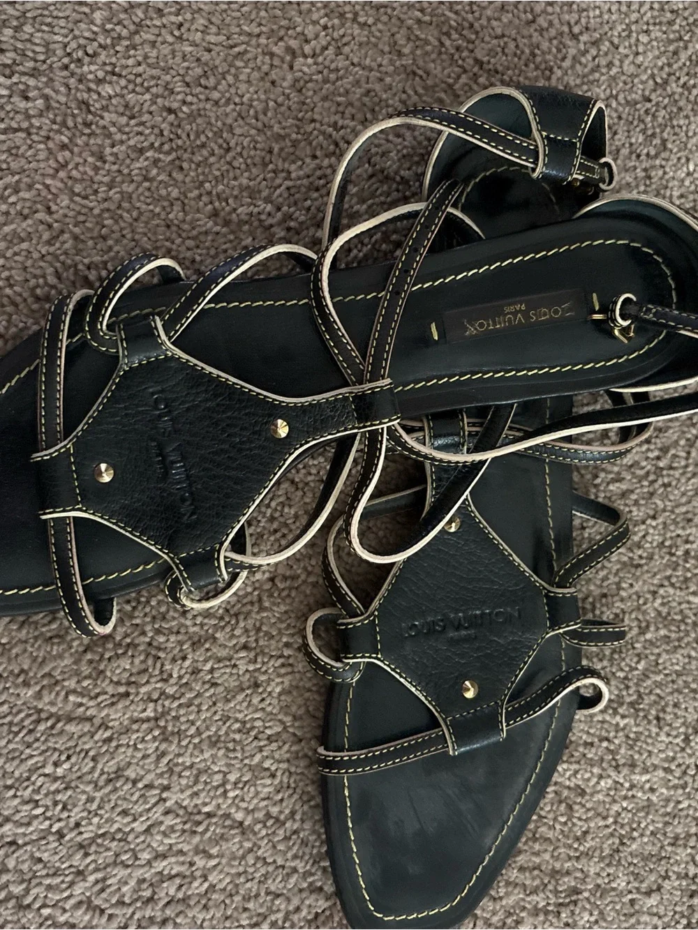 Louis Vuitton elegant louis